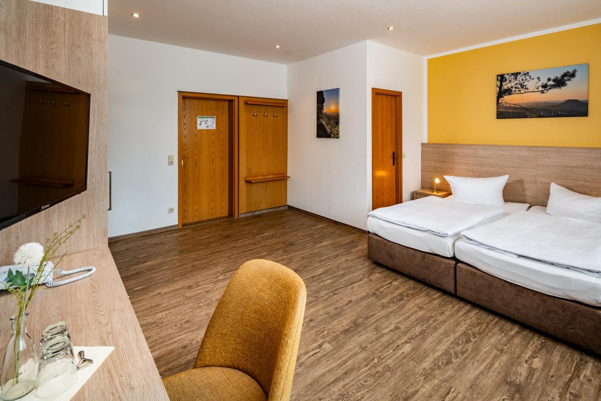 Hotel Zur Post Pirna Bagian luar foto
